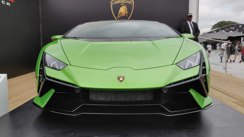 Cận cảnh thiết kế đầu xe của Lamborghini Huracan Tecnica Cận cảnh thiết kế đầu xe của Lamborghini Huracan Tecnica
