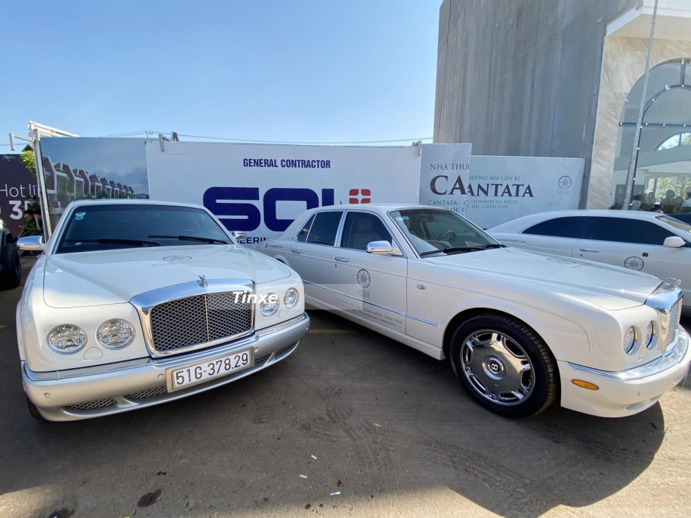 Bộ đôi xe Bentley Arnage 