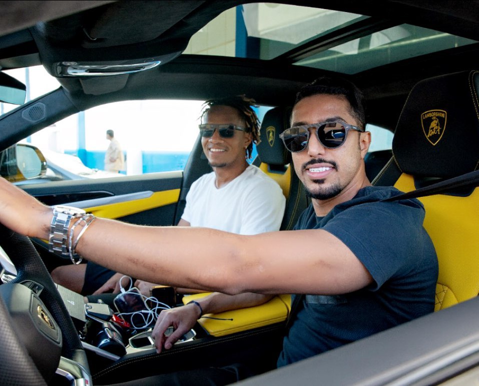 Chiếc Lamborghini Urus này sở hữu nội thất màu vàng tông xuyệt tông với ngoại thất Chiếc Lamborghini Urus này sở hữu nội thất màu vàng tông xuyệt tông với ngoại thất