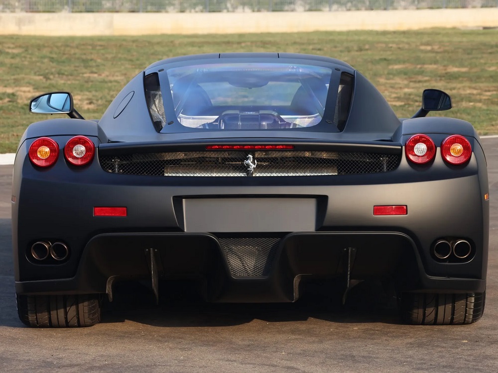 Chiếc Ferrari Enzo của Hoàng gia Brunei sẽ được bán đấu giá Chiếc Ferrari Enzo của Hoàng gia Brunei sẽ được bán đấu giá