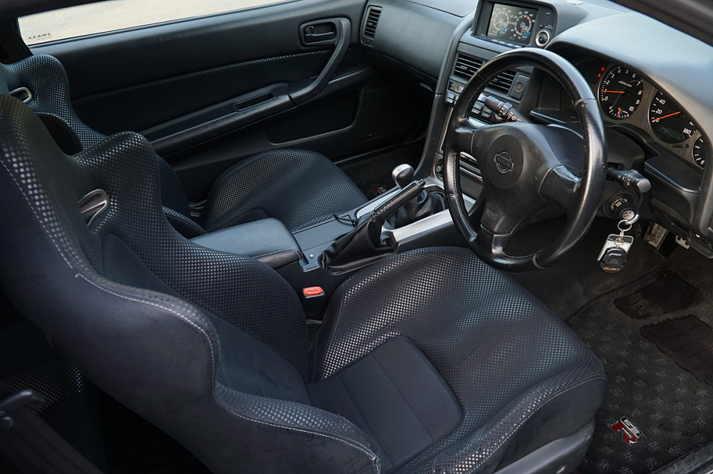 Nội thất của chiếc Nissan Skyline R34 GT-R Nội thất của chiếc Nissan Skyline R34 GT-R