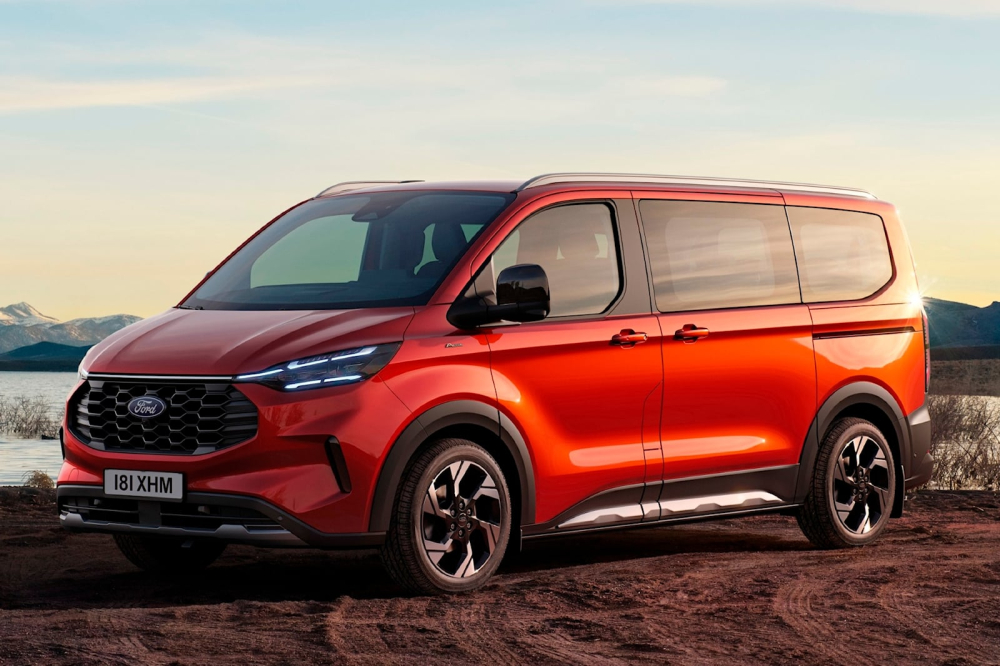 Ford Tourneo Custom 2023 bản Active