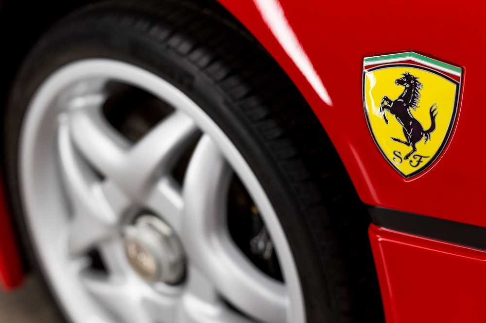 Chiếc Ferrari F50 này được sơn màu đỏ Rosso Corsa Chiếc Ferrari F50 này được sơn màu đỏ Rosso Corsa