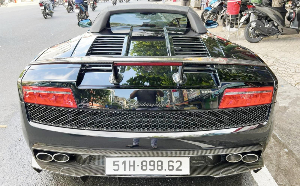 Thiết kế đuôi xe Lamborghini Gallardo LP570-4 Spyder Performante Thiết kế đuôi xe Lamborghini Gallardo LP570-4 Spyder Performante