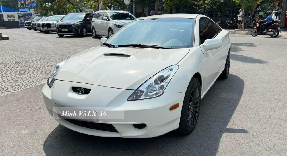 Được biết, vào tháng 7 năm 1999, Toyota bắt đầu sản xuất Celica thế hệ thứ bảy với doanh số bán hàng ở châu Âu cũng nhanh chóng bắt đầu vào cuối năm đó. Xe gần giống với khái niệm XYR ngoại trừ cản trước và cánh gió sau, đồng thời loại bỏ kiểu thân xe coupe đã có trước đó. Được biết, vào tháng 7 năm 1999, Toyota bắt đầu sản xuất Celica thế hệ thứ bảy với doanh số bán hàng ở châu Âu cũng nhanh chóng bắt đầu vào cuối năm đó. Xe gần giống với khái niệm XYR ngoại trừ cản trước và cánh gió sau, đồng thời loại bỏ kiểu thân xe coupe đã có trước đó.