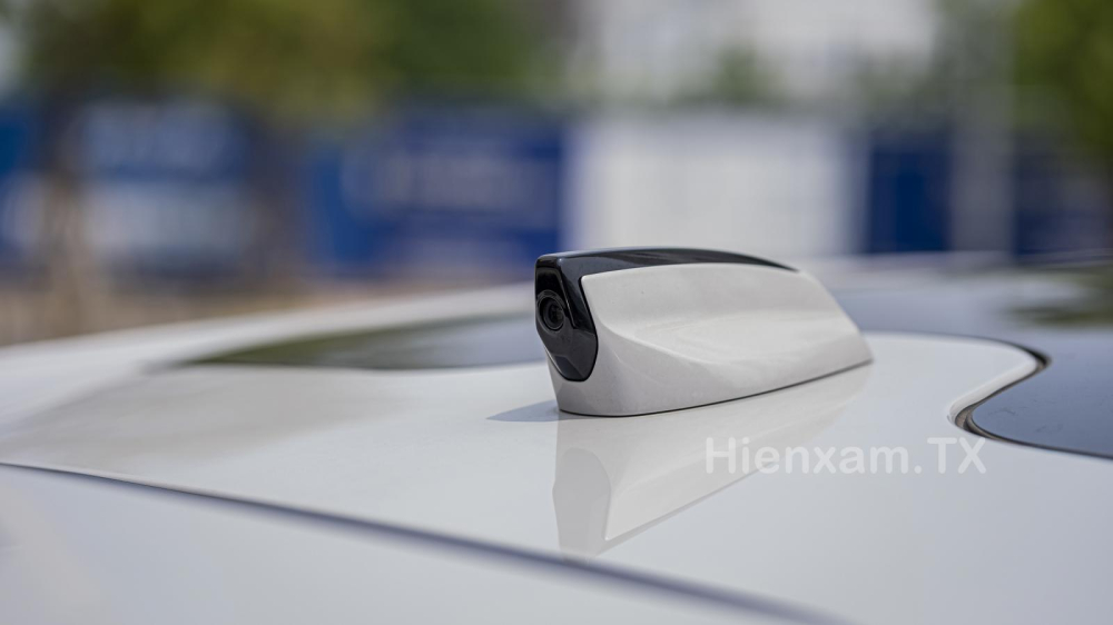 Camera tích hợp trên đuôi cá có thể làm nhiệm vụ thay gương chiếu hậu vật lý thông thường.