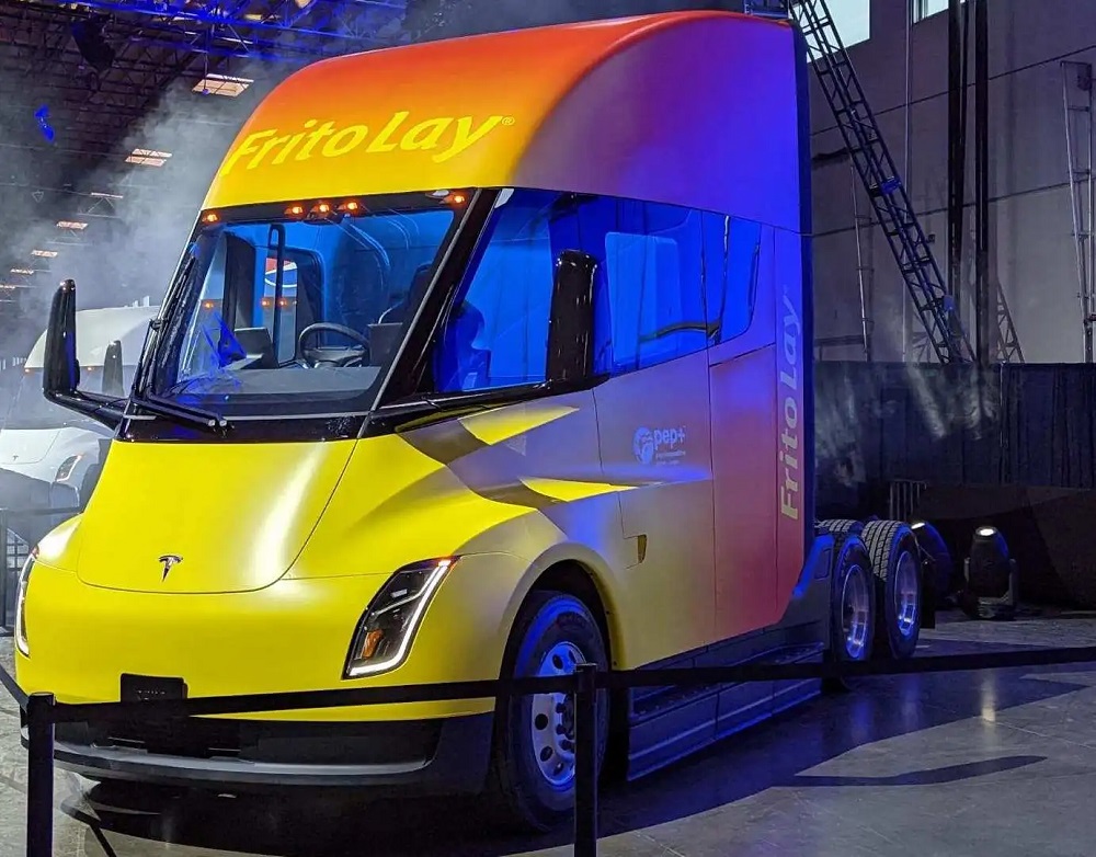 Chưa rõ Tesla Semi có hệ thống lái bán tự động Autopilot hay không Chưa rõ Tesla Semi có hệ thống lái bán tự động Autopilot hay không