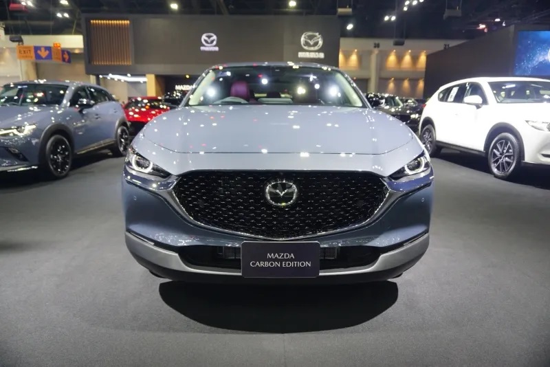 Khu vực đầu xe của Mazda CX-30 Carbon Edition Khu vực đầu xe của Mazda CX-30 Carbon Edition