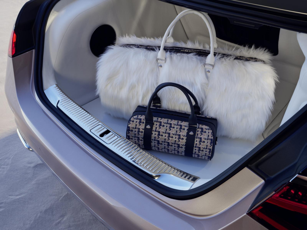 Hành lý kèm theo xe của Mercedes-Maybach S680 Haute Voiture Hành lý kèm theo xe của Mercedes-Maybach S680 Haute Voiture