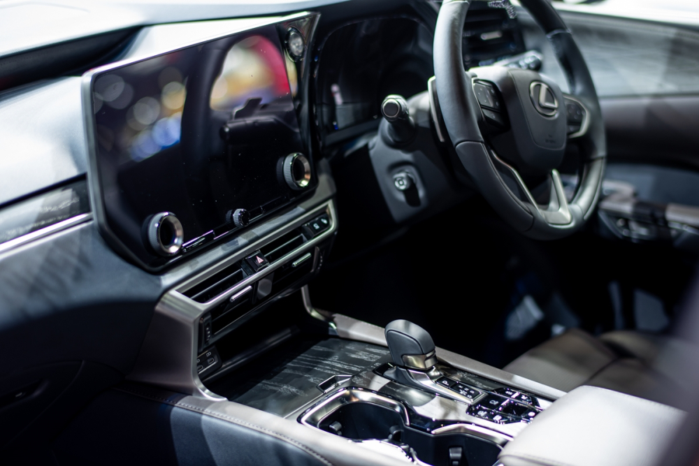 Màn hình cảm ứng của Lexus RX 450h+ 2023