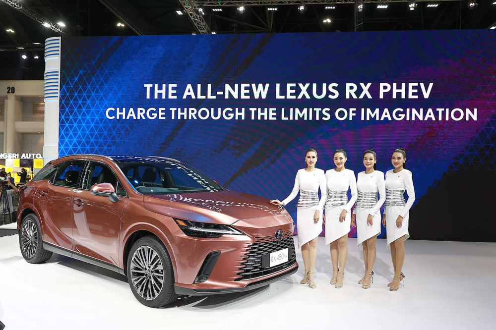 Lexus RX 450h+ 2023 ra mắt Thái Lan