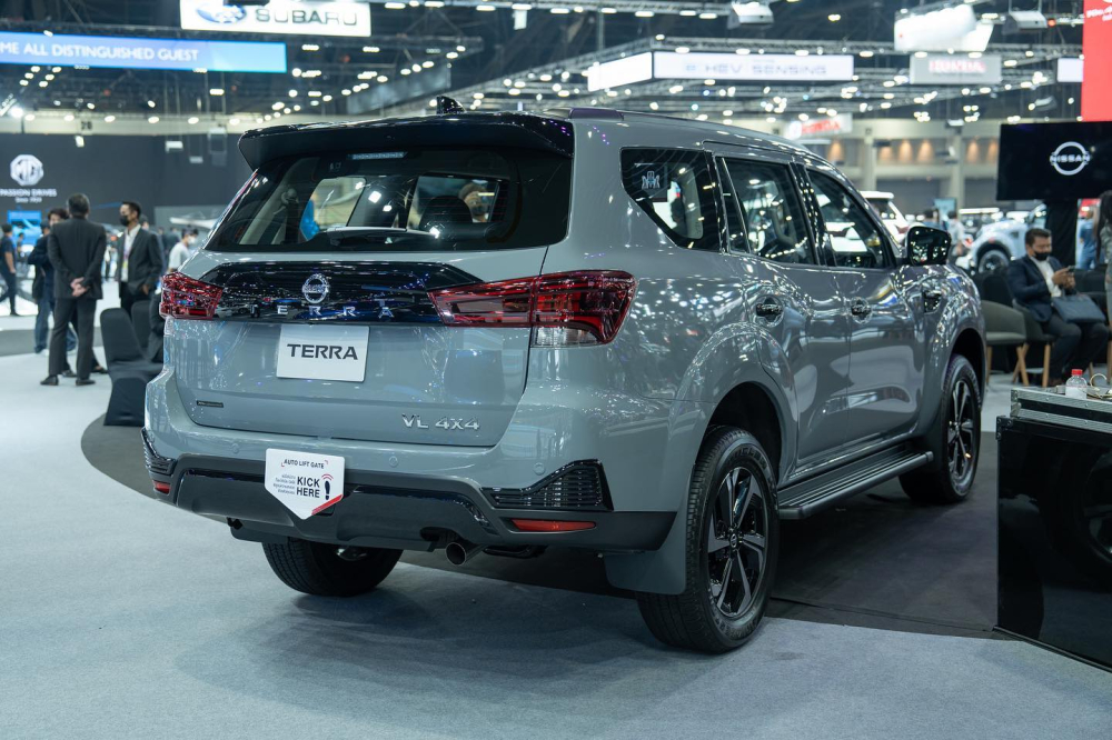 Nissan Terra 70th Anniversary được sơn màu xám khá ấn tượng