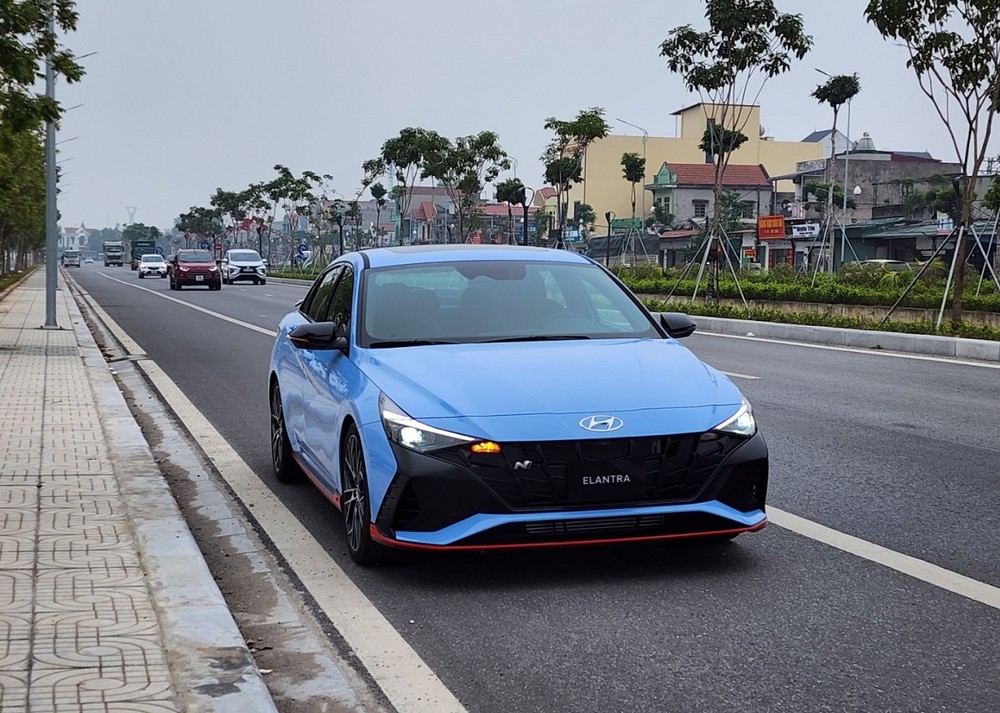 Thiết kế đầu xe của Hyundai Elantra N 2023