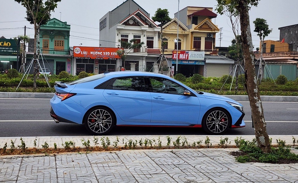 Hyundai Elantra N 2023 c&oacute; la-zăng ri&ecirc;ng