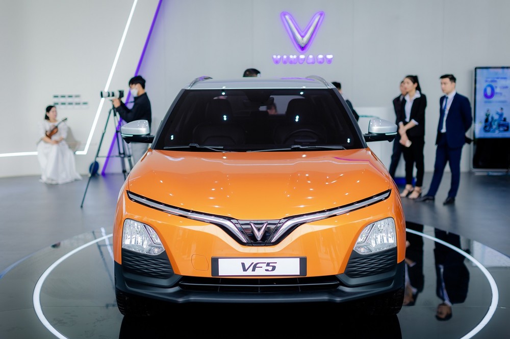 Thiết kế đầu xe của Thiết kế đèn phía sau của VinFast VF5 Plus phiên bản concept Thiết kế đầu xe của Thiết kế đèn phía sau của VinFast VF5 Plus phiên bản concept