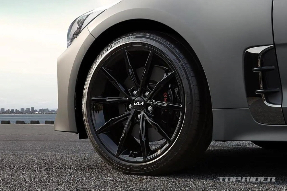 Vành la-zăng 19 inch của Kia Stinger Tribute Edition Vành la-zăng 19 inch của Kia Stinger Tribute Edition
