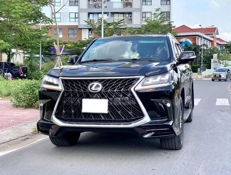 Chiếc xe Lexus LX570 có số vin đời 2011 độ lên đời 2021 này được người bán tiết lộ có hồ sơ cải tạo đăng kiểm Chiếc xe Lexus LX570 có số vin đời 2011 độ lên đời 2021 này được người bán tiết lộ có hồ sơ cải tạo đăng kiểm