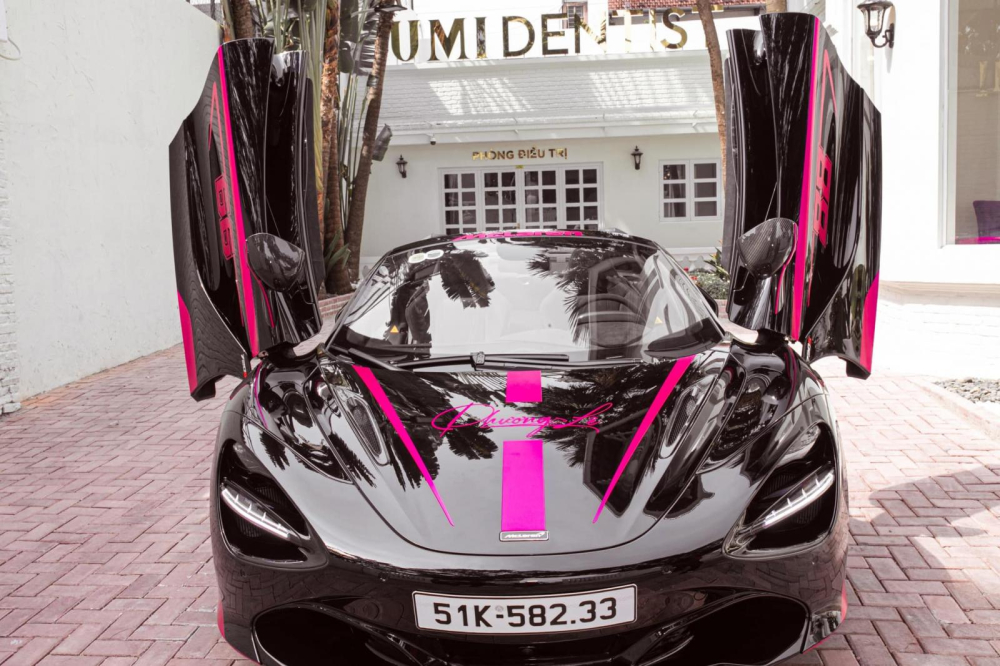 Cận cảnh siêu xe mui trần McLaren 720S Spider của Á hậu doanh nhân người Việt thế giới 2016 Cận cảnh siêu xe mui trần McLaren 720S Spider của Á hậu doanh nhân người Việt thế giới 2016