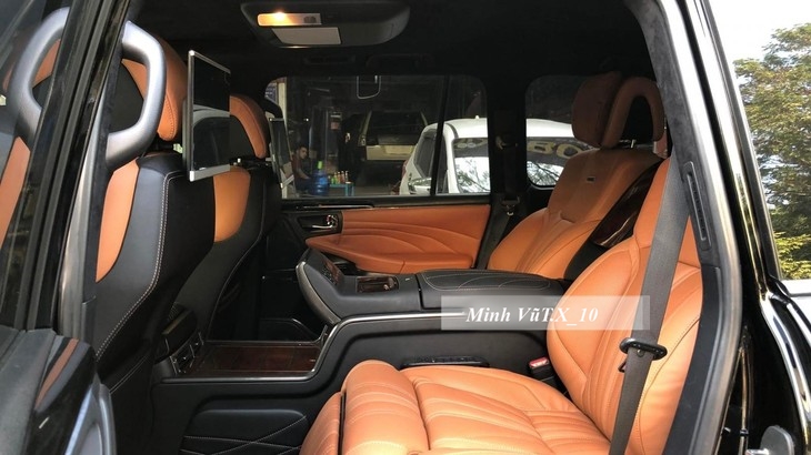 Cải tạo hàng ghế sau với chỉ 2 ghế VIP có thể khiến các chủ xe Lexus LX570 bị đánh trượt đăng kiểm Cải tạo hàng ghế sau với chỉ 2 ghế VIP có thể khiến các chủ xe Lexus LX570 bị đánh trượt đăng kiểm