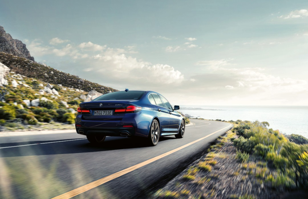 Động cơ của BMW 5-Series lắp ráp cũng giữ nguyên như xe nhập khẩu