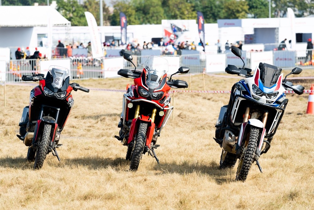 Những mẫu xe phân khối lớn như Gold Wing, Africa Twin, Rebel 1100, CBR1000RR-R Fireblade, CB1000R đều xuất hiện tại sự kiện. Những mẫu xe phân khối lớn như Gold Wing, Africa Twin, Rebel 1100, CBR1000RR-R Fireblade, CB1000R đều xuất hiện tại sự kiện.