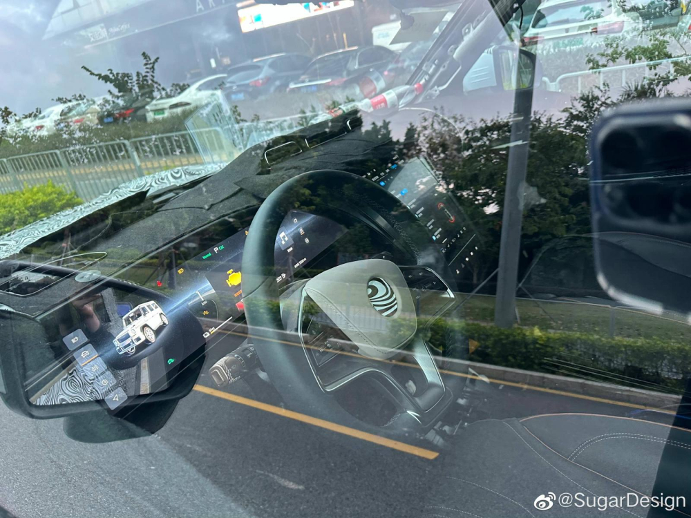 Hình ảnh chụp nội thất của YangWang U8 trên đường thử Hình ảnh chụp nội thất của YangWang U8 trên đường thử