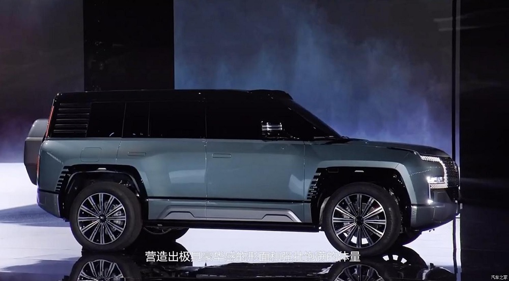 Khi lốp bị thủng, YangWang U8 vẫn có thể chạy ở vận tốc 120 km/h Khi lốp bị thủng, YangWang U8 vẫn có thể chạy ở vận tốc 120 km/h