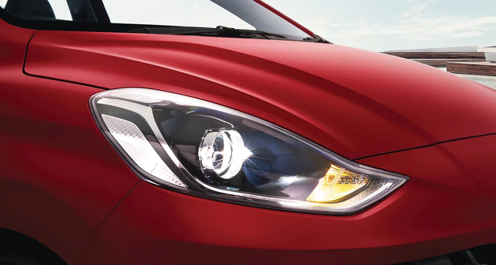 Hyundai Grand i10 2023 c&oacute; th&ecirc;m đ&egrave;n pha tự động