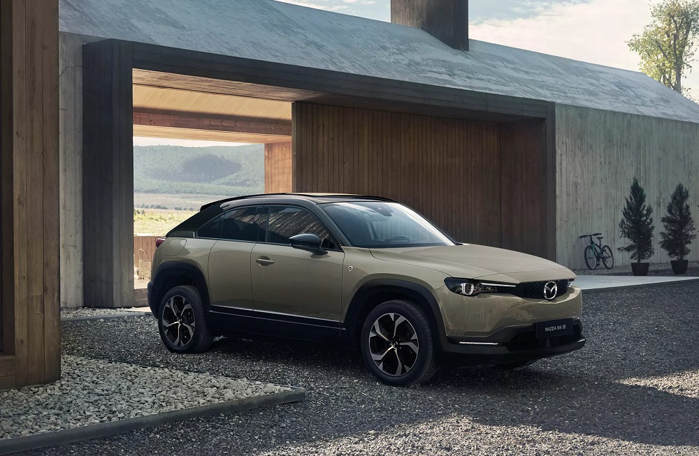 Không có nhiều sự chênh lệch về giá bán giữa Mazda MX-30 phiên bản thuần điện và plug-in hybrid