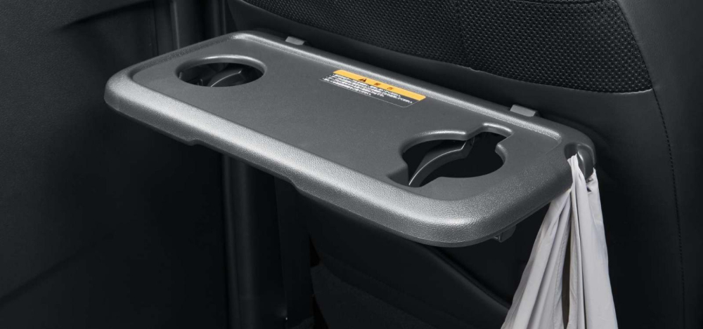 Bàn gấp tích hợp chỗ đựng cốc và móc treo túi của Mitsubishi Delica Mini Bàn gấp tích hợp chỗ đựng cốc và móc treo túi của Mitsubishi Delica Mini