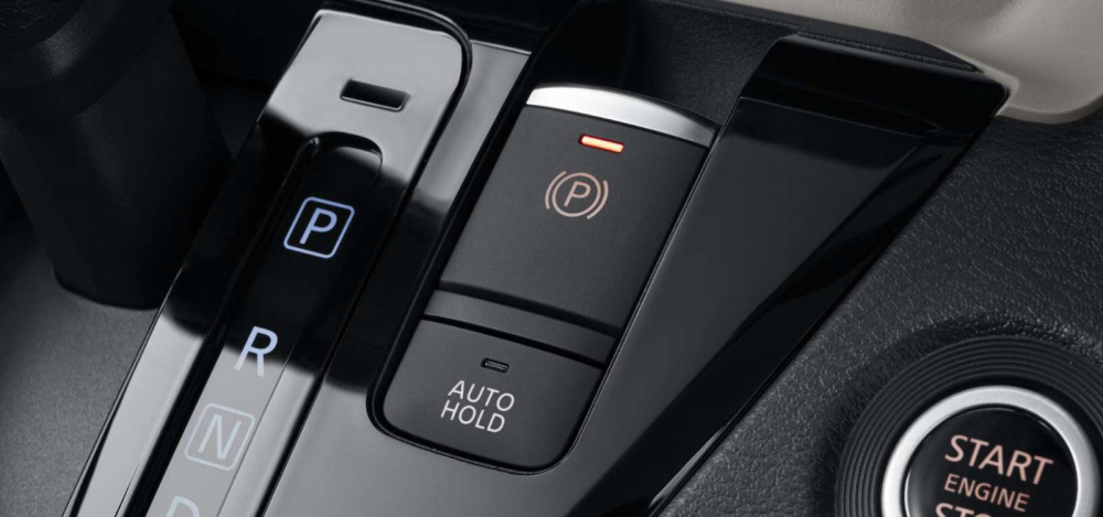 Mitsubishi Delica Mini còn có hanh tay điện tử, tự động giữ phanh tạm thời Mitsubishi Delica Mini còn có hanh tay điện tử, tự động giữ phanh tạm thời