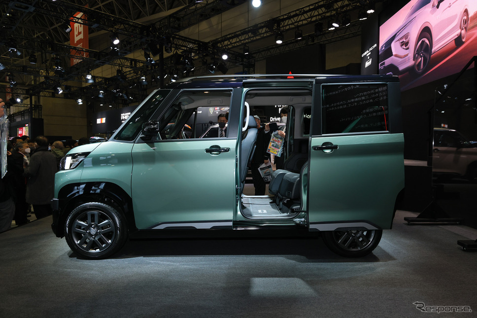 Mitsubishi Delica Mini được trang bị cửa trượt với cảm biến đá chân Mitsubishi Delica Mini được trang bị cửa trượt với cảm biến đá chân
