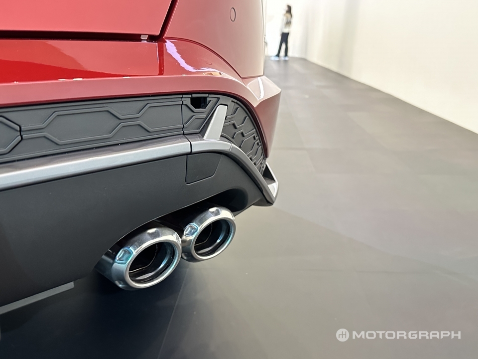 2 đầu ống xả của Hyundai Kona N Line 2024