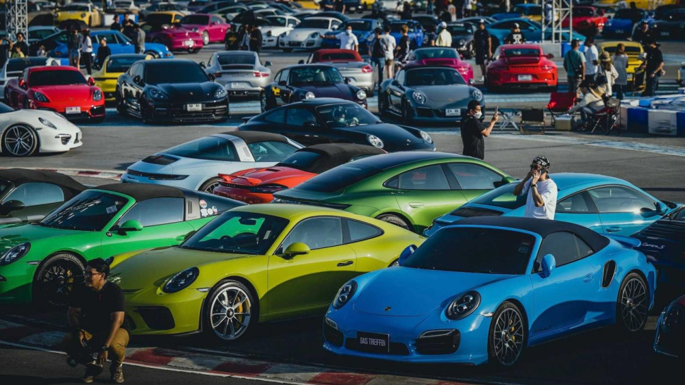 Mãn nhãn với dàn xe Porsche đủ màu sắc tụ họp tại Thái Lan