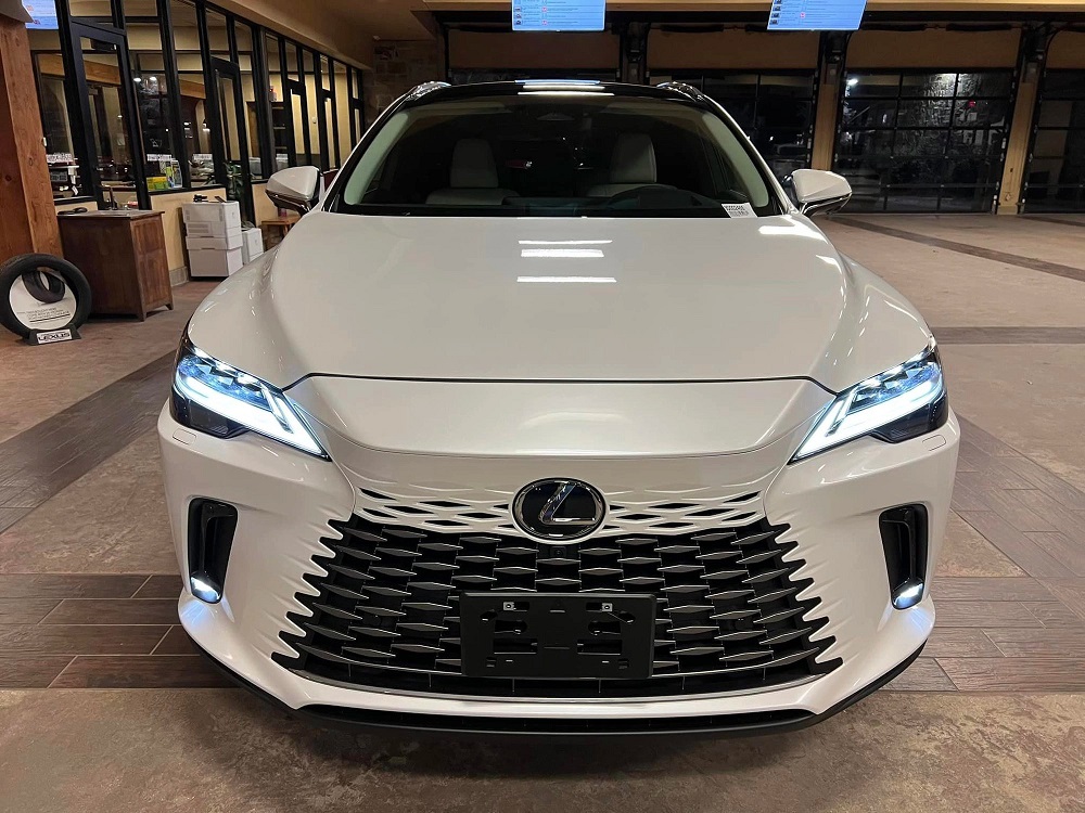 Lưới tản nhiệt hình con suốt mới của Lexus RX 2023 Lưới tản nhiệt hình con suốt mới của Lexus RX 2023