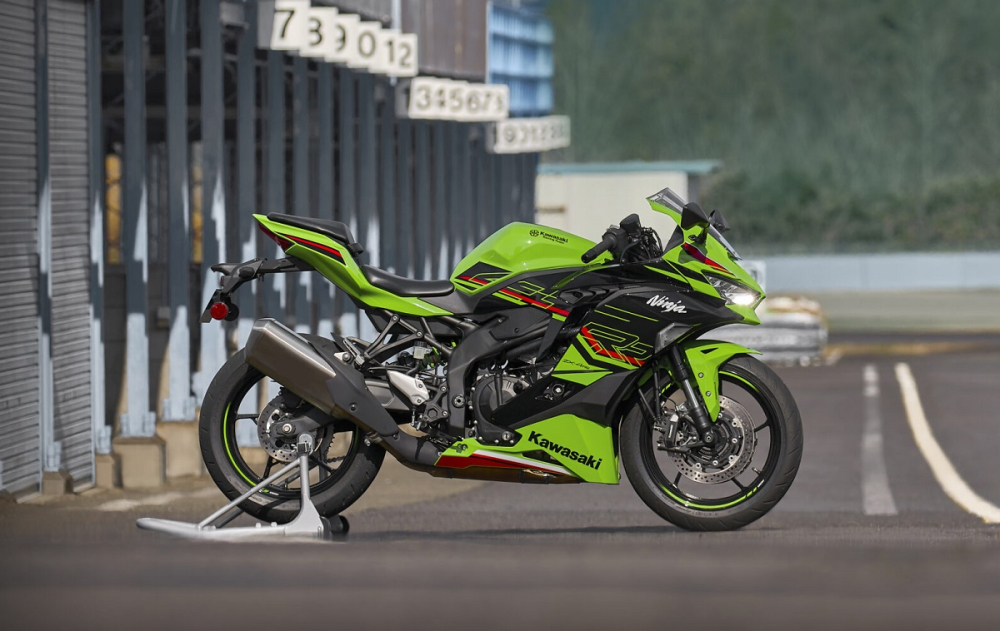 Kawasaki ZX-4R 2023 ra mắt, trở thành mô tô dùng động cơ 4 xi-lanh, dung tích 400 phân khối duy nhất trên thị trường Kawasaki ZX-4R 2023 ra mắt, trở thành mô tô dùng động cơ 4 xi-lanh, dung tích 400 phân khối duy nhất trên thị trường