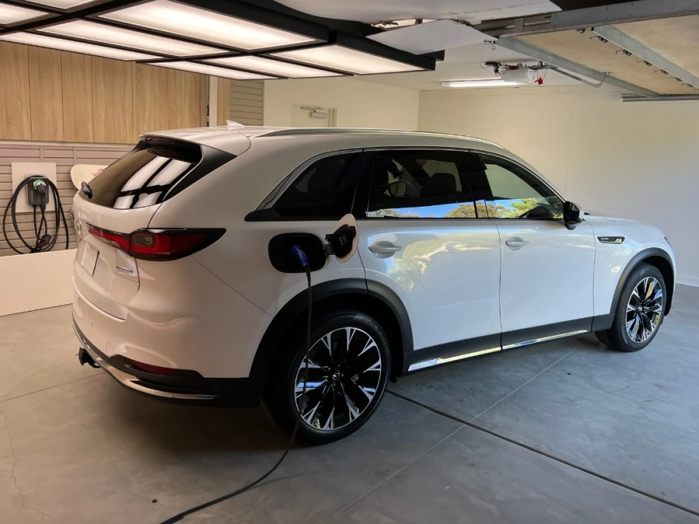 Mazda CX-90 2024 có cả phiên bản hybrid sạc điện Mazda CX-90 2024 có cả phiên bản hybrid sạc điện