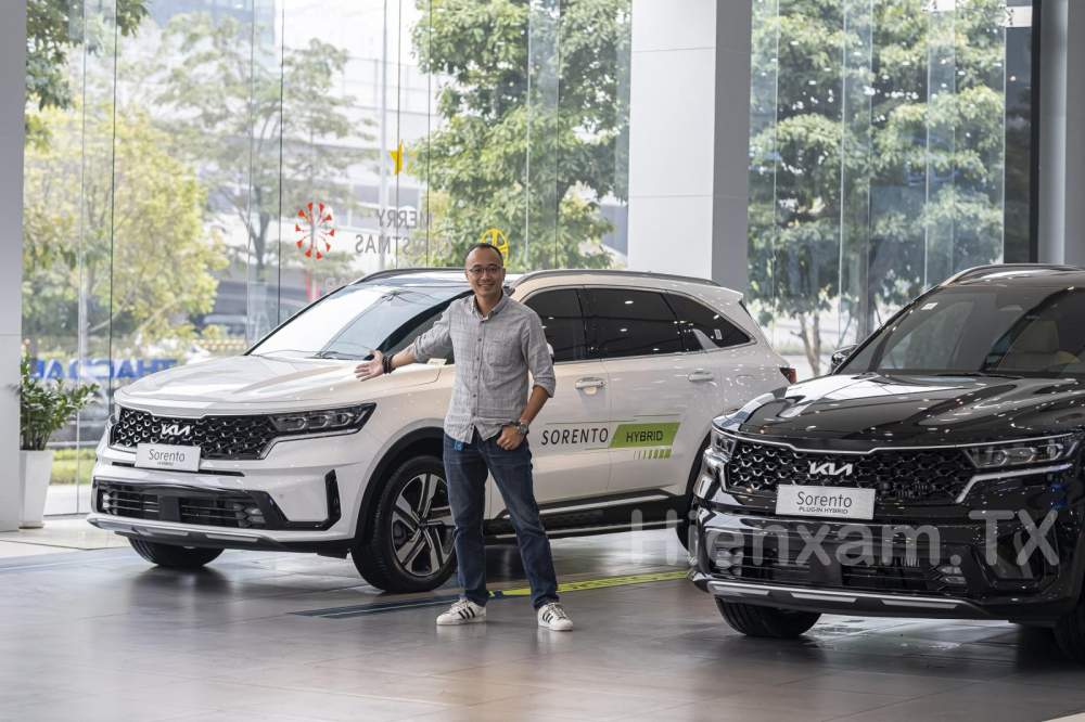 KIA Sorento HEV và PHEV có thiết kế ngoại thất không khác biệt với phiên bản động cơ đốt trong. KIA Sorento HEV và PHEV có thiết kế ngoại thất không khác biệt với phiên bản động cơ đốt trong.