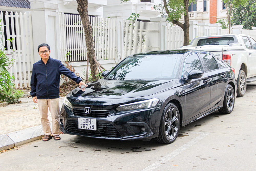 Theo anh đánh giá, Civic 2022 có ngoại hình đơn giản nhưng chững chạc hơn, thuận mắt, phù hợp với tầm tuổi. Vận hành thì ổn. Theo anh đánh giá, Civic 2022 có ngoại hình đơn giản nhưng chững chạc hơn, thuận mắt, phù hợp với tầm tuổi. Vận hành thì ổn.