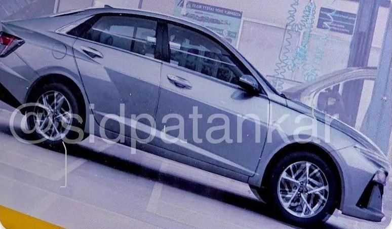 Thiết kế bên sườn của Hyundai Accent 2023