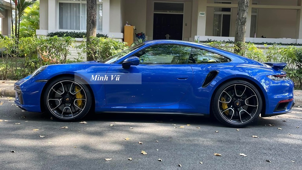 Chiếc Porsche 911 Turbo S thế hệ 992 có màu sơn Nogaro Blue Metallic trị giá đến 714 triệu đồng Chiếc Porsche 911 Turbo S thế hệ 992 có màu sơn Nogaro Blue Metallic trị giá đến 714 triệu đồng