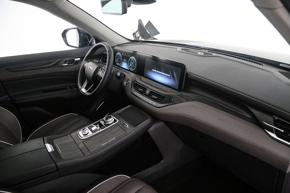 Ford Equator 2023 sở hữu màn hình cỡ lớn trên mặt táp-lô Ford Equator 2023 sở hữu màn hình cỡ lớn trên mặt táp-lô