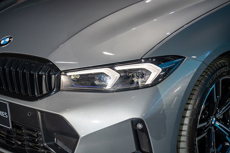Đèn pha LED thích ứng của BMW 330 Li M Sport 2023 Đèn pha LED thích ứng của BMW 330 Li M Sport 2023