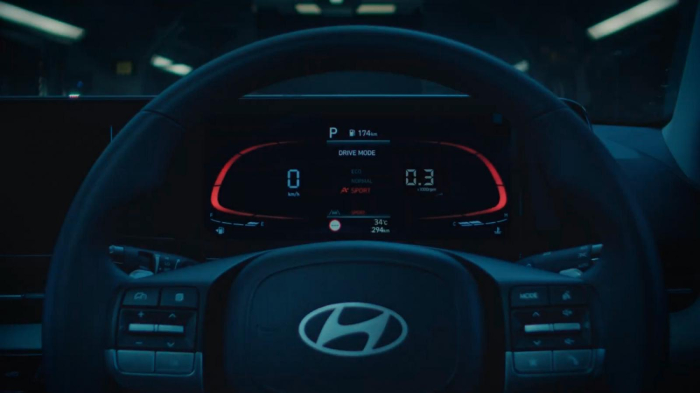 Hyundai Accent 2023 tiếp tục được h&atilde;ng h&eacute; lộ nội thất với m&agrave;n h&igrave;nh cỡ lớn mới