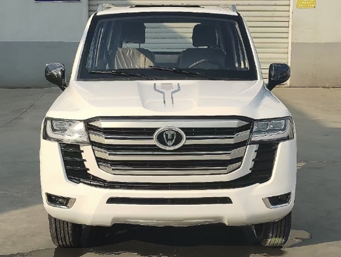 Còn đây là sản phẩm nhái. Nhận thấy Toyota Land Cruiser cháy hàng, tăng giá ở nhiều thị trường, các Còn đây là sản phẩm nhái. Nhận thấy Toyota Land Cruiser cháy hàng, tăng giá ở nhiều thị trường, các pháp sư Trung Quốc liền tạo ra bản sao