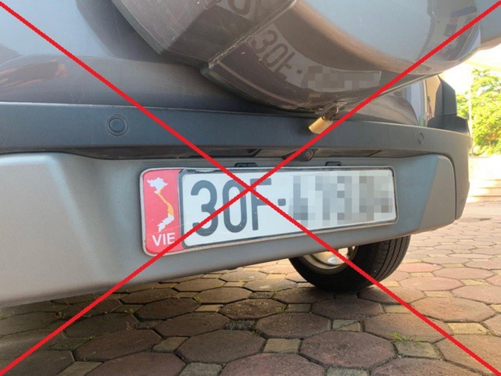 Dán bản đồ Việt Nam thiếu hình ảnh Trường Sa và Hoàng Sa sẽ bị phạt đến 50 triệu đồng. Dán bản đồ Việt Nam thiếu hình ảnh Trường Sa và Hoàng Sa sẽ bị phạt đến 50 triệu đồng.