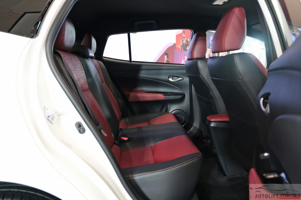 Toyota Yaris 1.2 Premium S CVT 2023 không có cửa gió điều hòa ở hàng ghế sau