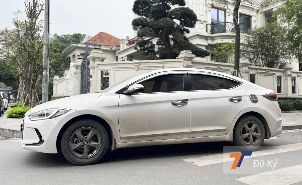 Chủ xe Hyundai Elantra 2018 cũ chia sẻ 3 lợi ích của việc mua xe đã qua sử dụng Chủ xe Hyundai Elantra 2018 cũ chia sẻ 3 lợi ích của việc mua xe đã qua sử dụng