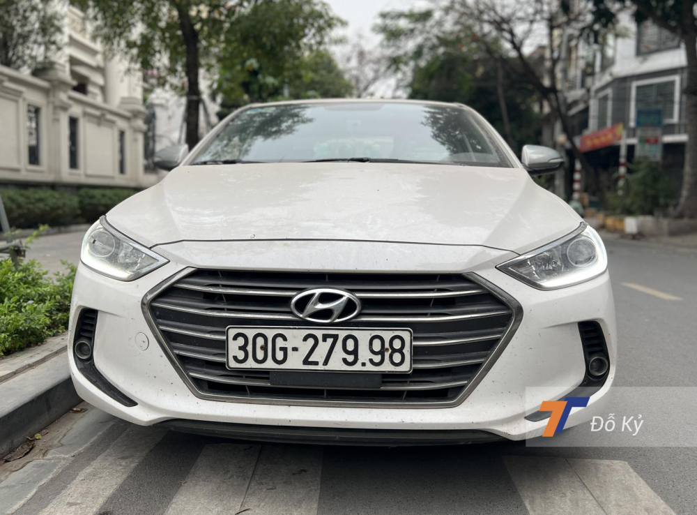 Chủ xe Hyundai Elantra 2018 cũ chia sẻ 3 lợi ích của việc mua xe đã qua sử dụng Chủ xe Hyundai Elantra 2018 cũ chia sẻ 3 lợi ích của việc mua xe đã qua sử dụng