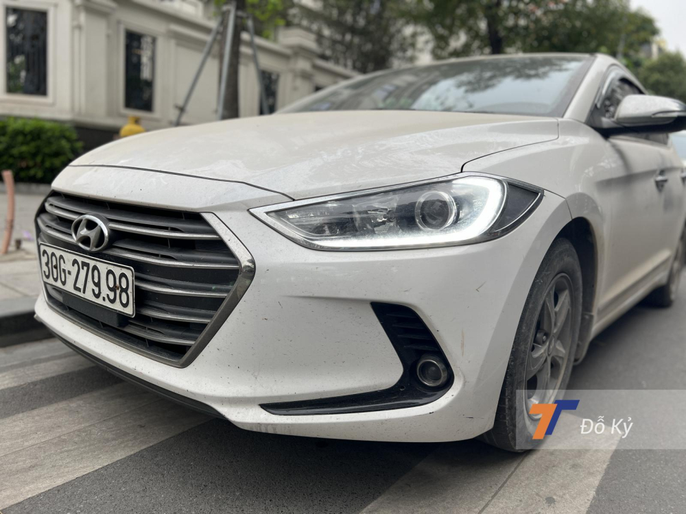 Chủ xe Hyundai Elantra 2018 cũ chia sẻ 3 lợi ích của việc mua xe đã qua sử dụng Chủ xe Hyundai Elantra 2018 cũ chia sẻ 3 lợi ích của việc mua xe đã qua sử dụng